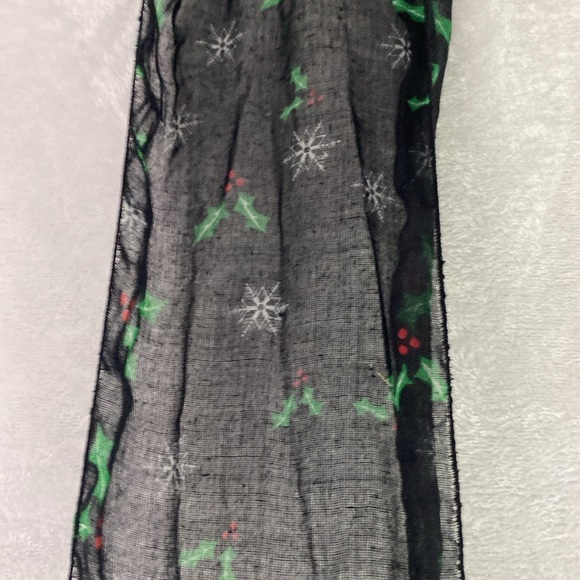 Black mistletoe and snowflakes sheer scarf - Picture 10 of 17